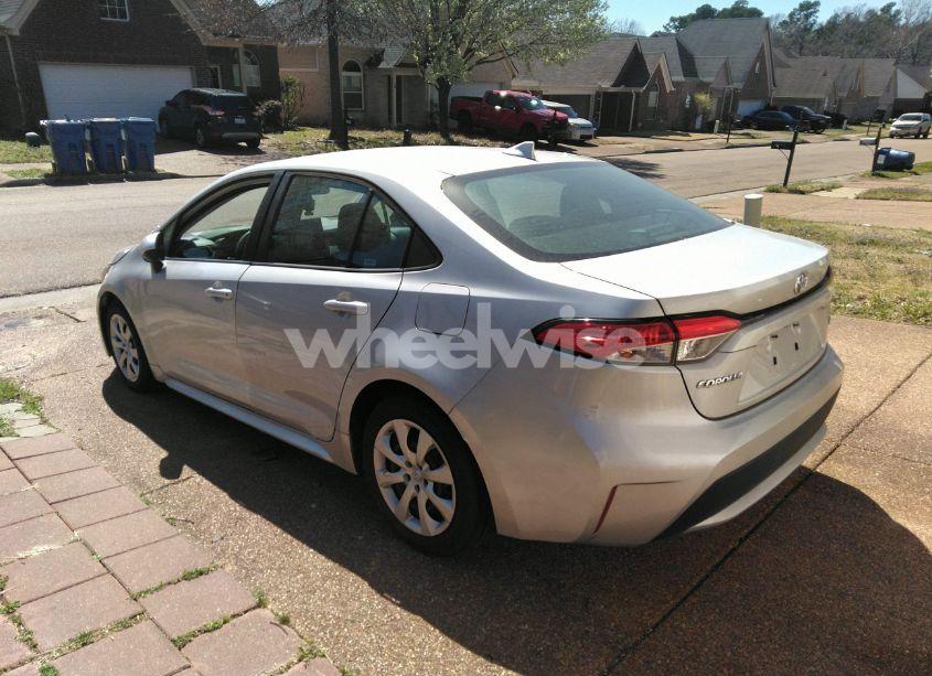 Photo 3 of 2022 Toyota Corolla LE (VIN 5YFEPMAE8NP273025)