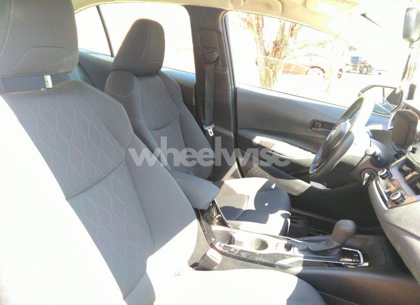 Photo 5 of 2022 Toyota Corolla LE (VIN 5YFEPMAE8NP273025)