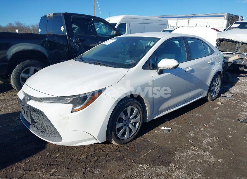Photo 2 of 2022 Toyota Corolla LE (VIN 5YFEPMAE8NP277592)
