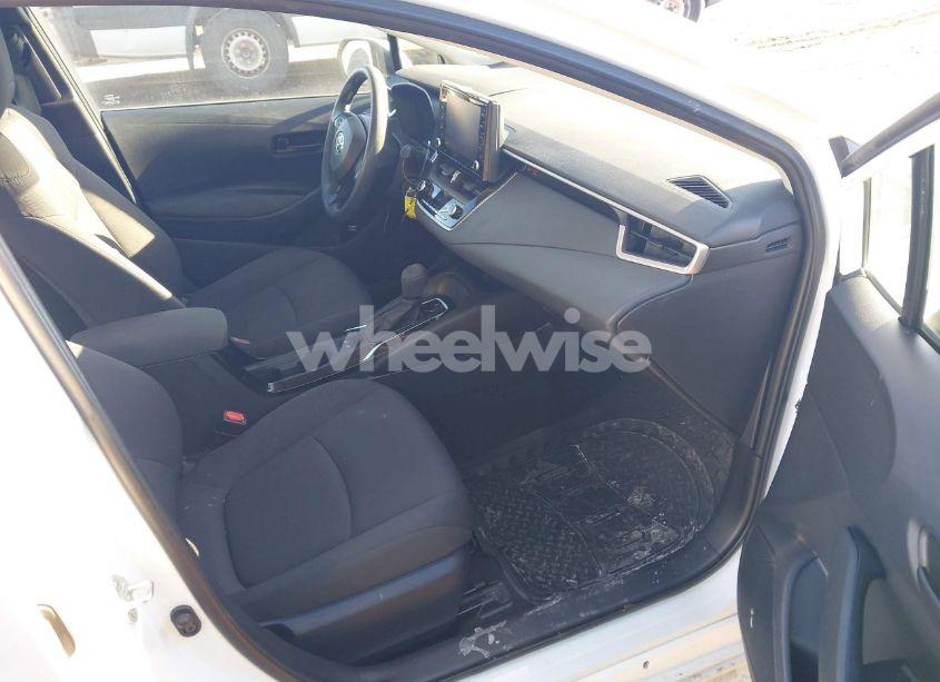 Photo 5 of 2022 Toyota Corolla LE (VIN 5YFEPMAE8NP277592)