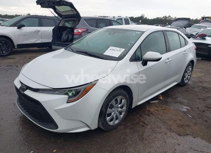 Photo 2 of 2022 Toyota Corolla LE (VIN 5YFEPMAE8NP279214)