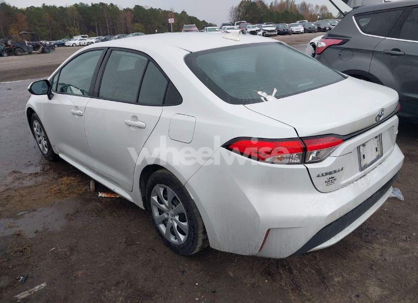 Photo 3 of 2022 Toyota Corolla LE (VIN 5YFEPMAE8NP279214)