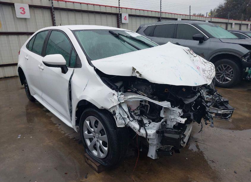 2022 Toyota Corolla LE (VIN 5YFEPMAE8NP300286) main photo