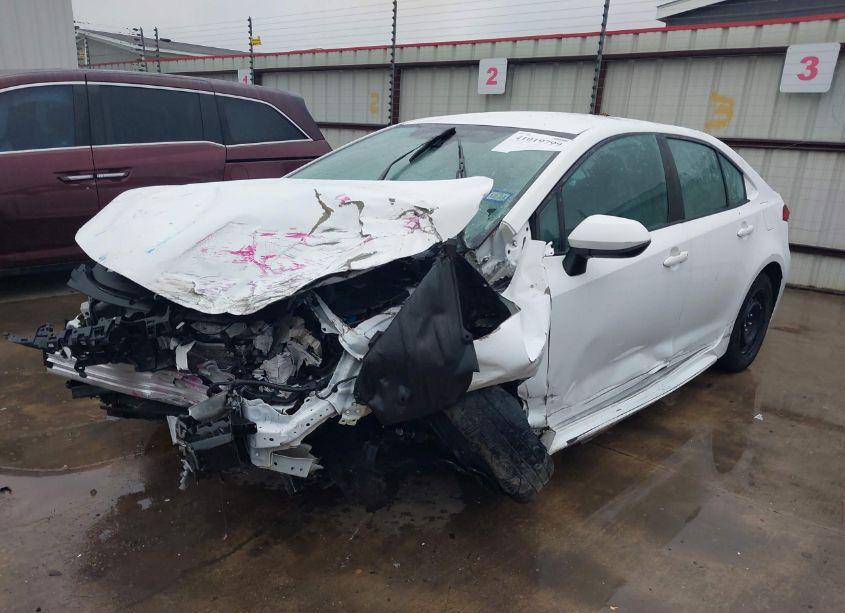 Photo 2 of 2022 Toyota Corolla LE (VIN 5YFEPMAE8NP300286)