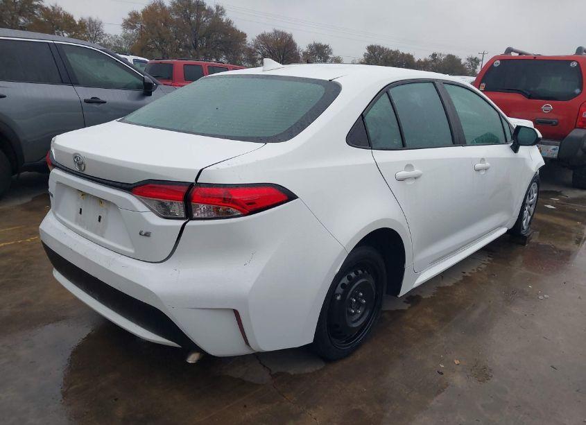 Photo 4 of 2022 Toyota Corolla LE (VIN 5YFEPMAE8NP300286)