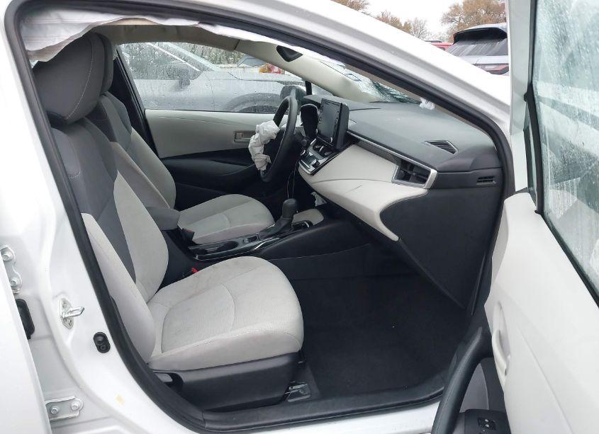 Photo 5 of 2022 Toyota Corolla LE (VIN 5YFEPMAE8NP300286)