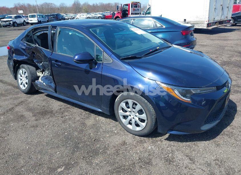 2022 Toyota Corolla LE (VIN 5YFEPMAE8NP302491) main photo