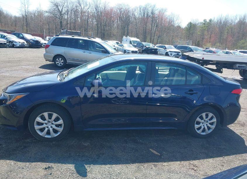 Photo 14 of 2022 Toyota Corolla LE (VIN 5YFEPMAE8NP302491)