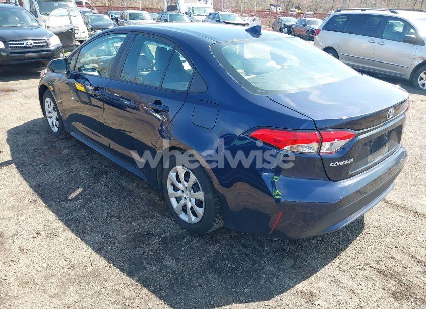 Photo 3 of 2022 Toyota Corolla LE (VIN 5YFEPMAE8NP302491)