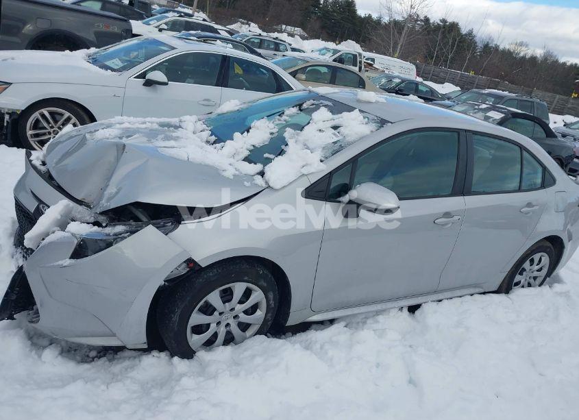 Photo 14 of 2022 Toyota Corolla LE (VIN 5YFEPMAE8NP312003)