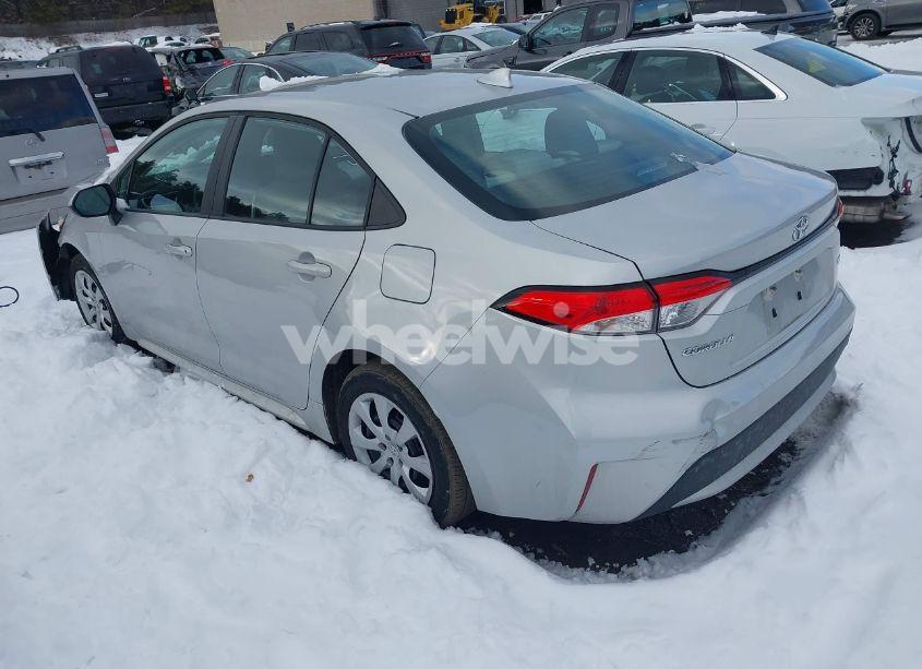 Photo 3 of 2022 Toyota Corolla LE (VIN 5YFEPMAE8NP312003)