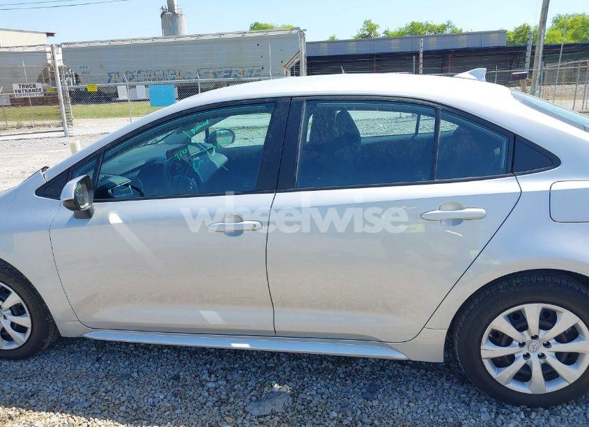 Photo 15 of 2022 Toyota Corolla LE (VIN 5YFEPMAE8NP329299)