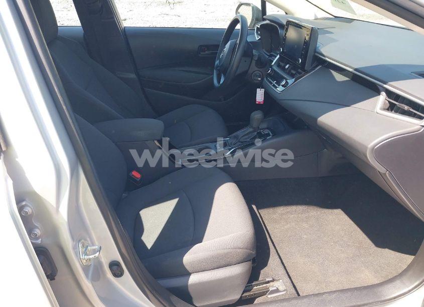 Photo 5 of 2022 Toyota Corolla LE (VIN 5YFEPMAE8NP329299)