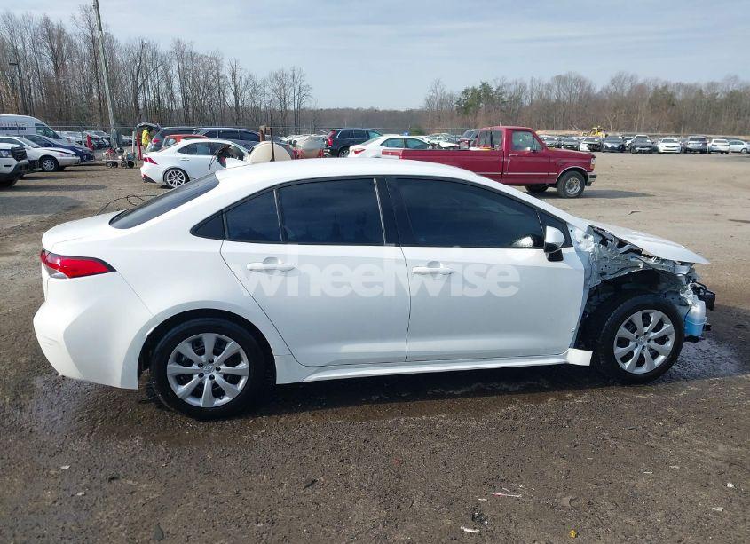 Photo 14 of 2022 Toyota Corolla LE (VIN 5YFEPMAE8NP362013)