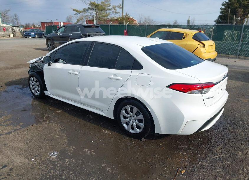 Photo 3 of 2022 Toyota Corolla LE (VIN 5YFEPMAE8NP362013)