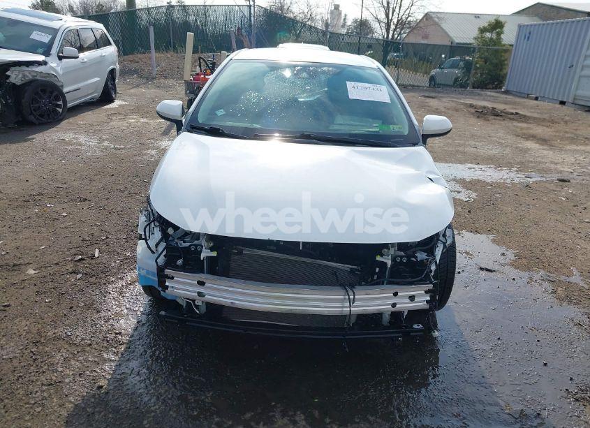 Photo 6 of 2022 Toyota Corolla LE (VIN 5YFEPMAE8NP362013)