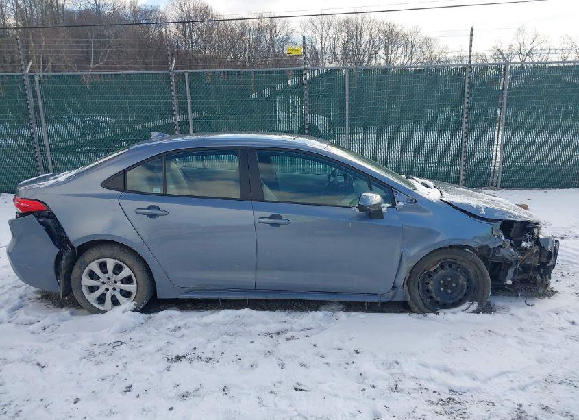 Photo 14 of 2022 Toyota Corolla LE (VIN 5YFEPMAE8NP373495)