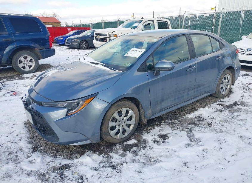 Photo 2 of 2022 Toyota Corolla LE (VIN 5YFEPMAE8NP373495)