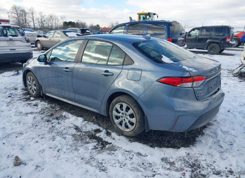 Photo 3 of 2022 Toyota Corolla LE (VIN 5YFEPMAE8NP373495)