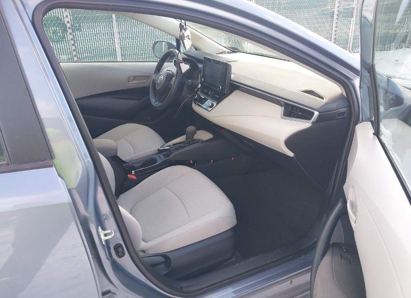 Photo 5 of 2022 Toyota Corolla LE (VIN 5YFEPMAE8NP373495)