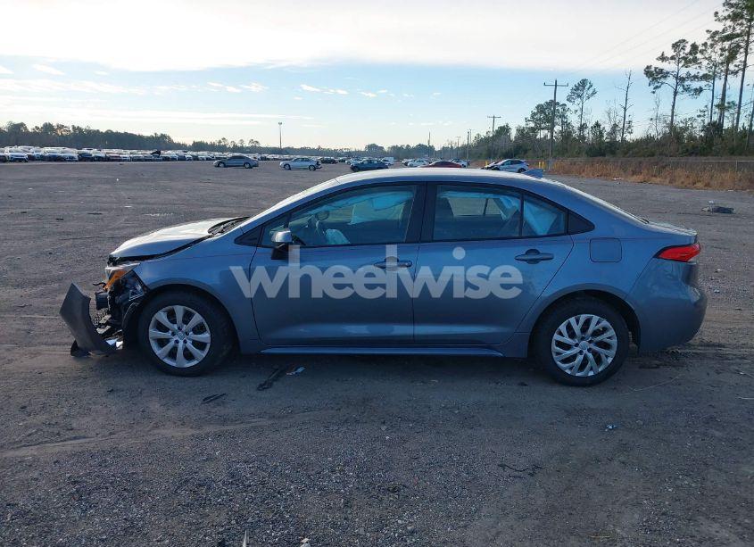 Photo 14 of 2022 Toyota Corolla LE (VIN 5YFEPMAE8NP377661)