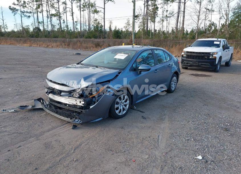 Photo 2 of 2022 Toyota Corolla LE (VIN 5YFEPMAE8NP377661)