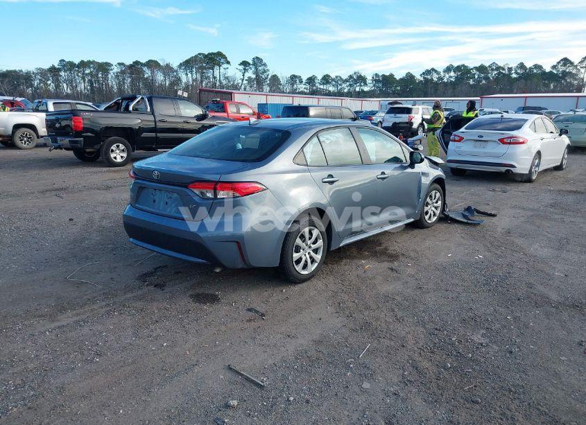 Photo 4 of 2022 Toyota Corolla LE (VIN 5YFEPMAE8NP377661)
