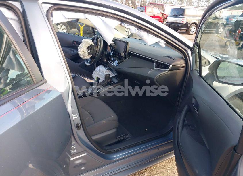 Photo 5 of 2022 Toyota Corolla LE (VIN 5YFEPMAE8NP377661)