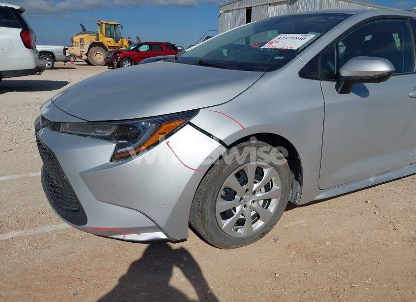 Photo 6 of 2022 Toyota Corolla LE (VIN 5YFEPMAE8NP379376)