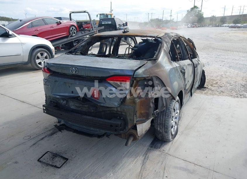 Photo 4 of 2022 Toyota Corolla LE (VIN 5YFEPMAE8NP381757)