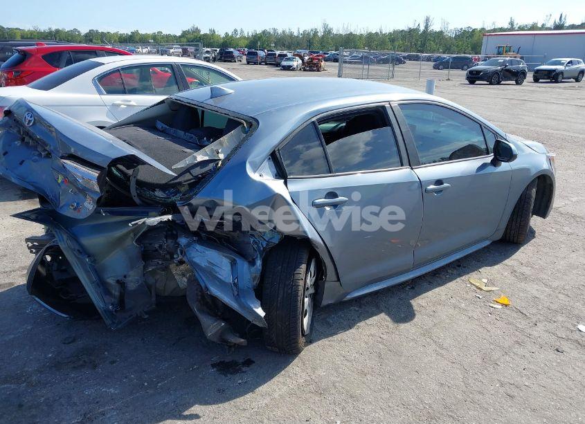 Photo 4 of 2022 Toyota Corolla LE (VIN 5YFEPMAE8NP384030)