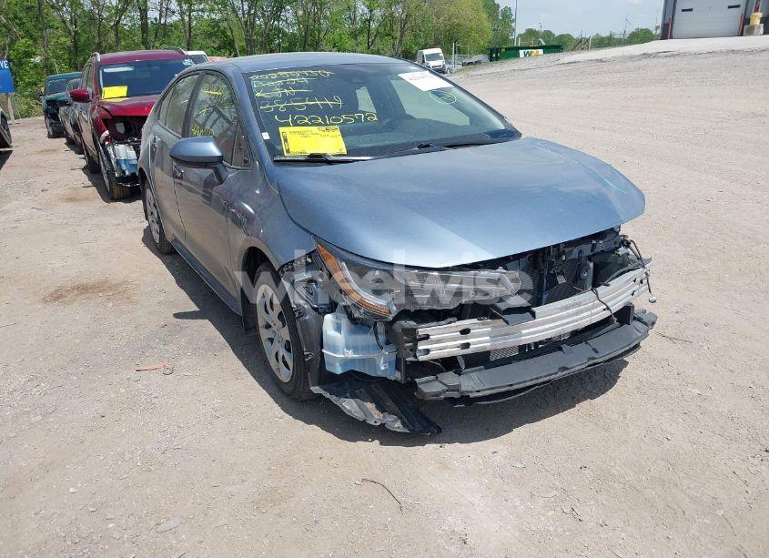 2022 Toyota Corolla LE (VIN 5YFEPMAE8NP385419) main photo