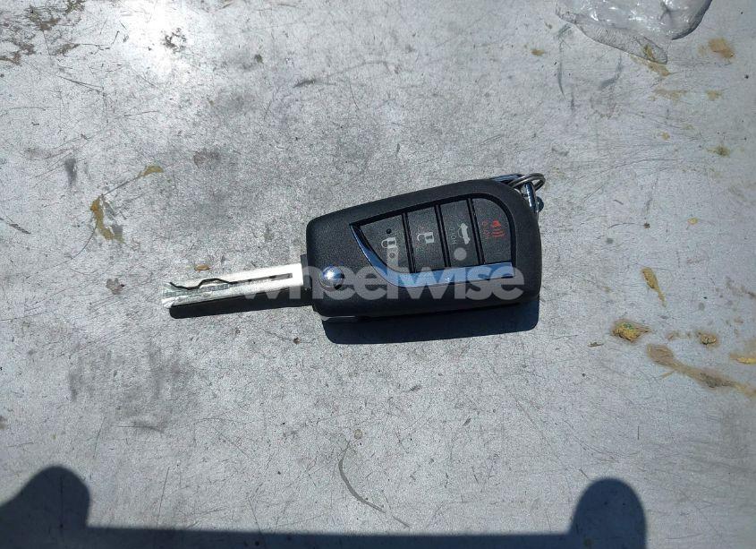 Photo 11 of 2022 Toyota Corolla LE (VIN 5YFEPMAE8NP385419)