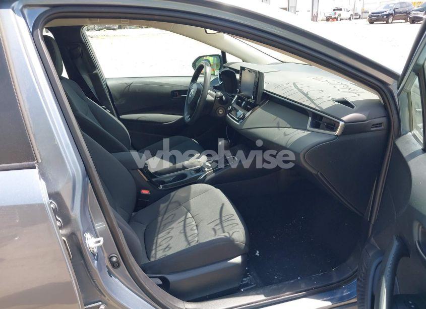 Photo 5 of 2022 Toyota Corolla LE (VIN 5YFEPMAE8NP385419)