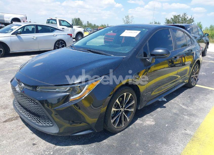 Photo 2 of 2021 Toyota Corolla LE (VIN 5YFEPMAE9MP147707)