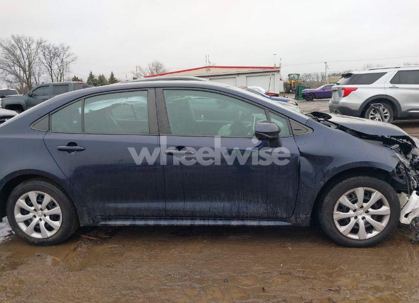 Photo 13 of 2021 Toyota Corolla LE (VIN 5YFEPMAE9MP168508)