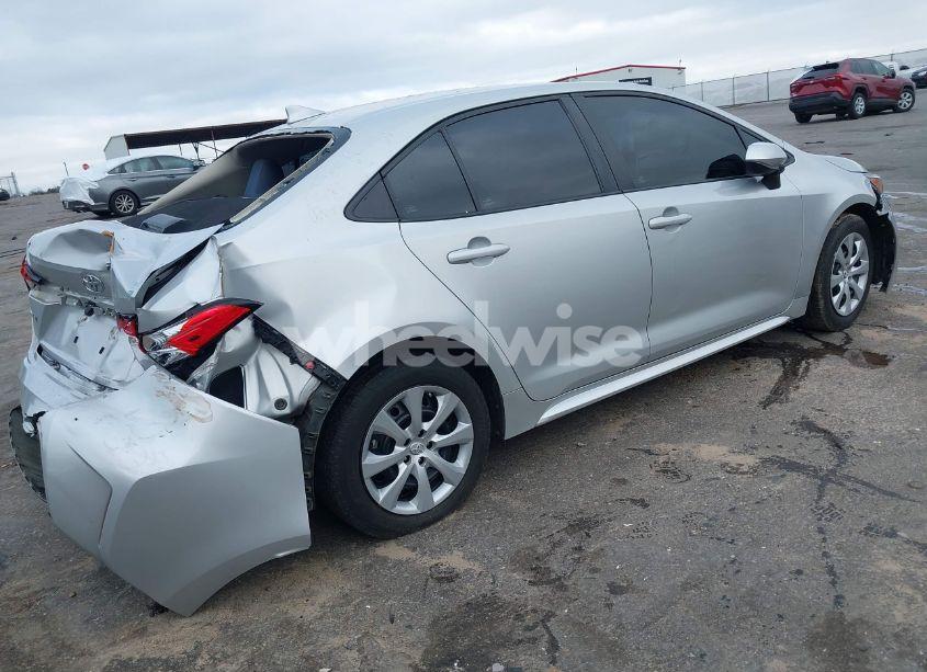 Photo 4 of 2021 Toyota Corolla LE (VIN 5YFEPMAE9MP175359)