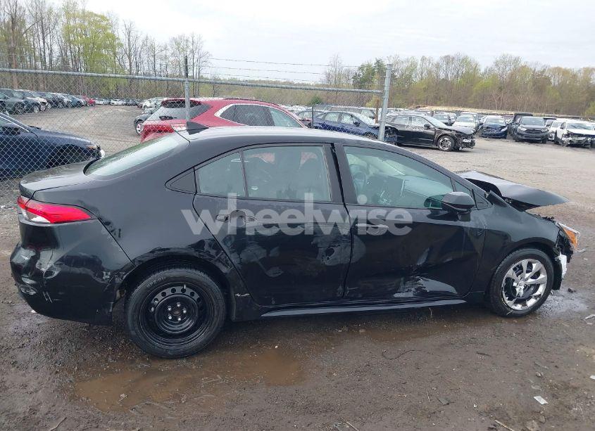 Photo 14 of 2021 Toyota Corolla LE (VIN 5YFEPMAE9MP176642)