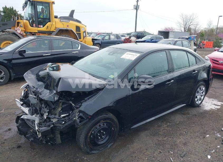 Photo 2 of 2021 Toyota Corolla LE (VIN 5YFEPMAE9MP176642)