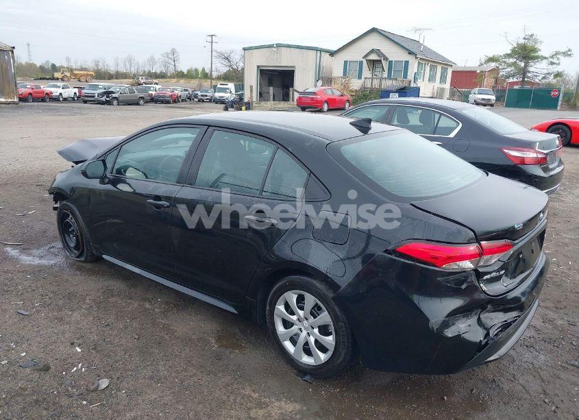 Photo 3 of 2021 Toyota Corolla LE (VIN 5YFEPMAE9MP176642)