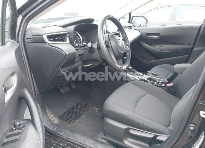 Photo 5 of 2021 Toyota Corolla LE (VIN 5YFEPMAE9MP176642)