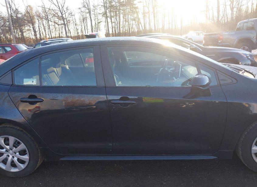 Photo 13 of 2021 Toyota Corolla LE (VIN 5YFEPMAE9MP178262)