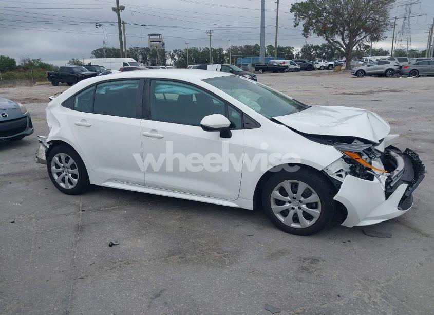 Photo 13 of 2021 Toyota Corolla LE (VIN 5YFEPMAE9MP198950)