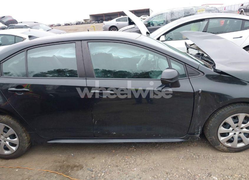 Photo 13 of 2021 Toyota Corolla LE (VIN 5YFEPMAE9MP202608)