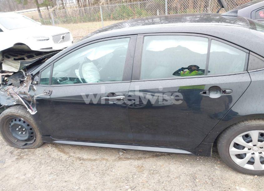 Photo 14 of 2021 Toyota Corolla LE (VIN 5YFEPMAE9MP202608)