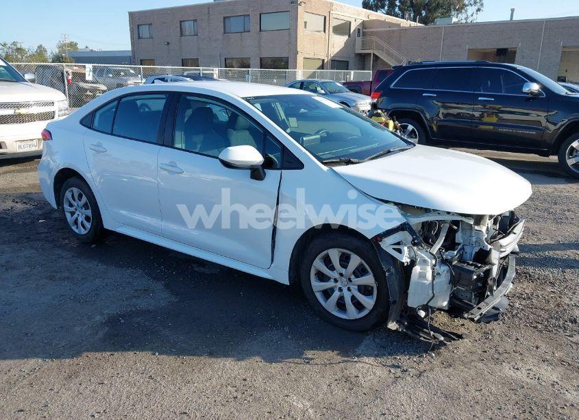 2021 Toyota Corolla LE (VIN 5YFEPMAE9MP203743) main photo