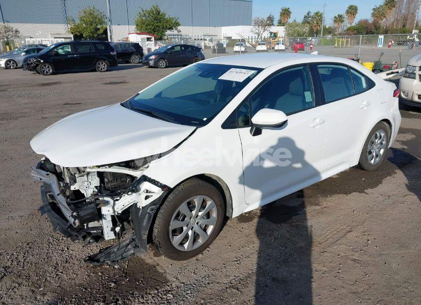 Photo 2 of 2021 Toyota Corolla LE (VIN 5YFEPMAE9MP203743)