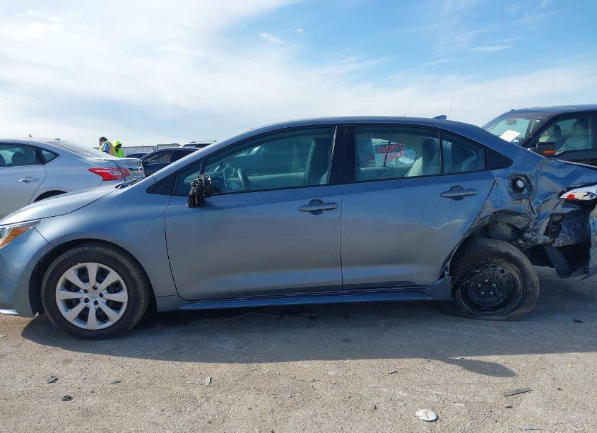 Photo 14 of 2021 Toyota Corolla LE (VIN 5YFEPMAE9MP208764)