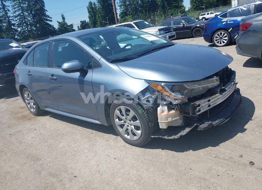 2021 Toyota Corolla LE (VIN 5YFEPMAE9MP215701) main photo