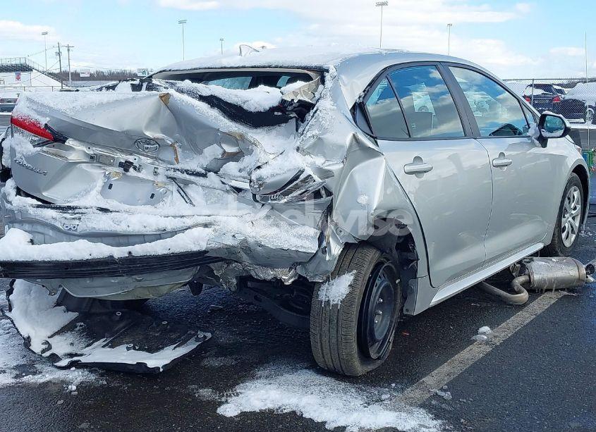 Photo 4 of 2021 Toyota Corolla LE (VIN 5YFEPMAE9MP217125)